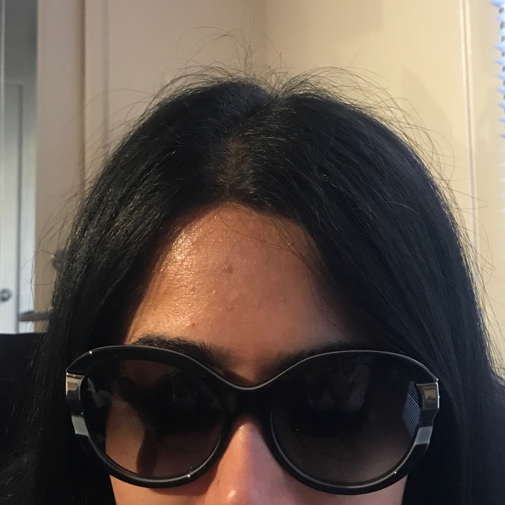 Authentic LV sunglasses - Picture 7 of 8